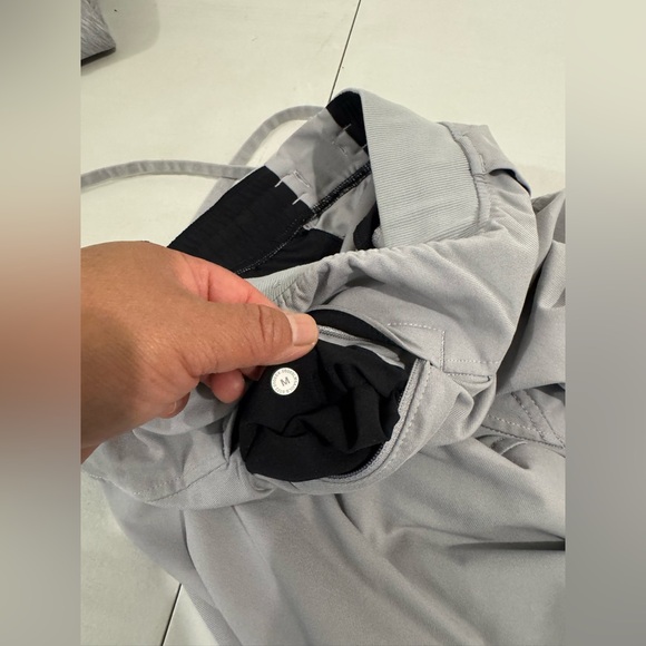 Lululemon men’s pant size medium - Picture 6 of 7